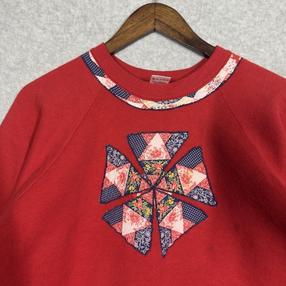 Vintage USA Made Red Grandma Quilt Patchwork Crewneck Red Fruit of the Loom XL - Picture 2 of 7